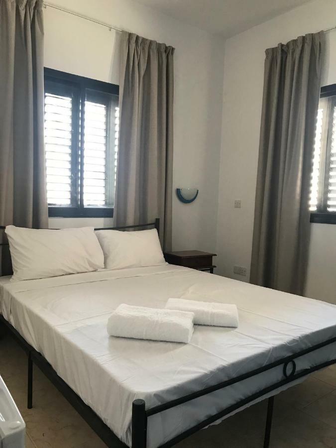 Athinas Court Aparthotel Paphos Luaran gambar